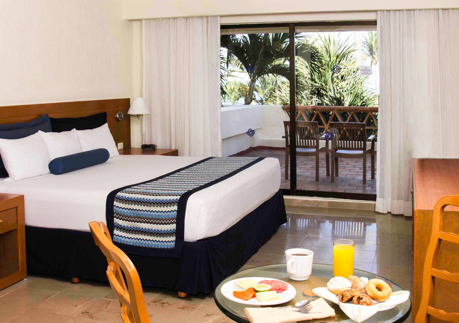 Puerto Vallarta Vacations - Plaza Pelicanos Grand Beach Resort - All-Inclusive - Property Image 5