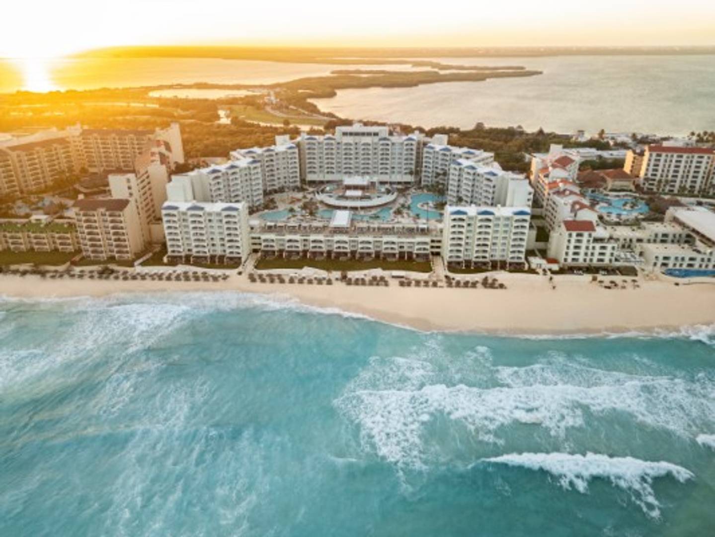 Cancun Vacations - Hilton Cancun Mar Caribe - All-Inclusive - Property Image 7